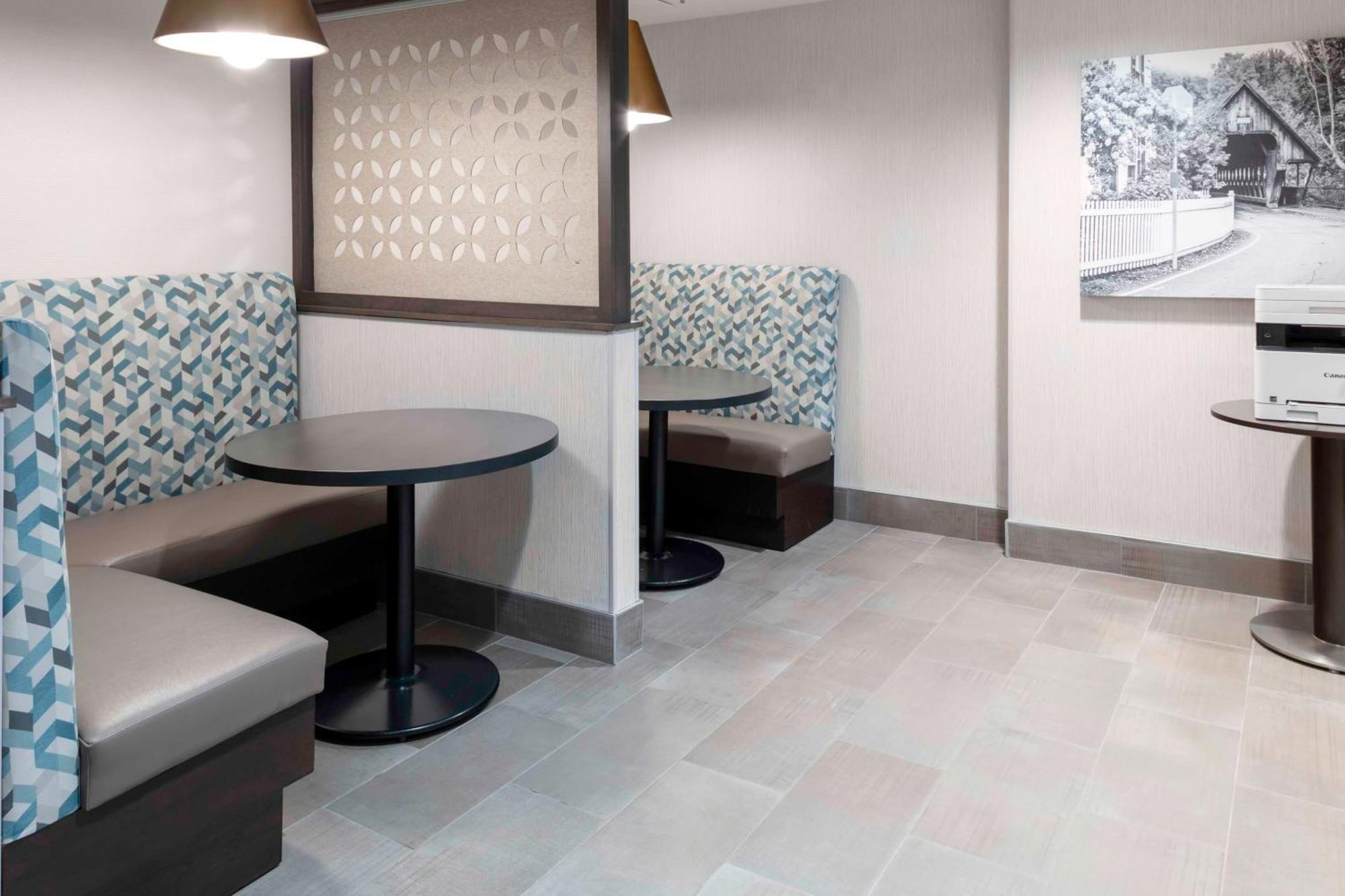 Hampton Inn Conyers Bagian luar foto